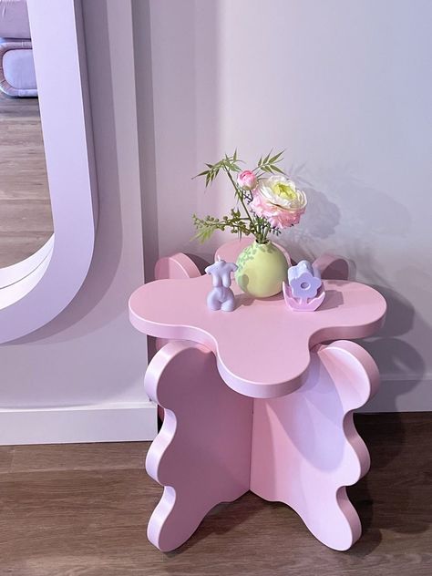 Meja Aestethic, Mesas Aesthetic, Cute Furniture For Bedroom, Muebles Aesthetic, Kawaii Furniture, Meja Aesthetic, Cute Side Table, Table Cartoon, Barang Aesthetic