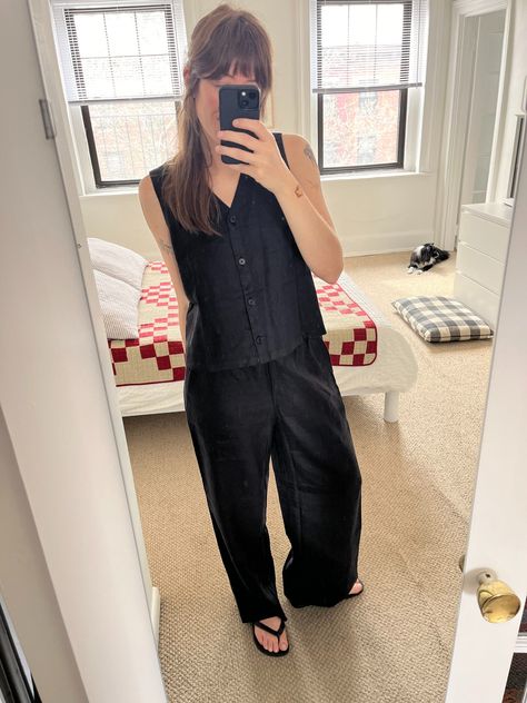 Why I’m Wearing Eileen Fisher This Season (2024 Review) - The Good Trade Eileen Fisher Outfits, Eileen Fisher Capsule Wardrobe, 2024 Review, Eileen Fisher Style, Sleek Outfit, Eileen Fisher Shoes, Oversized Tops, All Black Looks, Ethical Brands