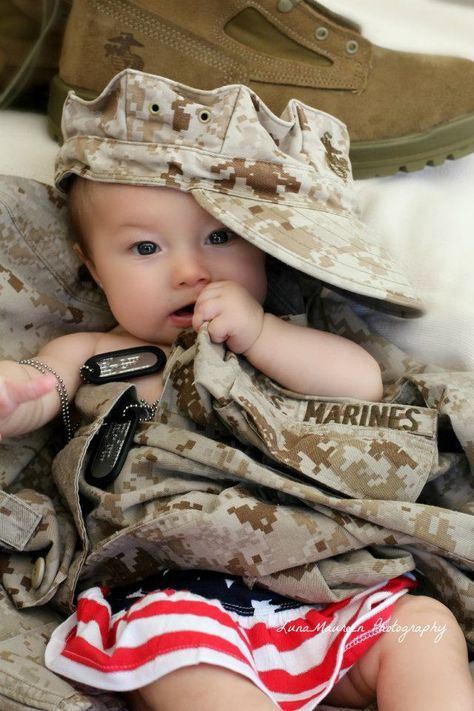 daddys marine baby. Military Baby Pictures, 3 Month Old Baby Pictures, Military Pics, Marine Baby, Army Baby, Military Baby, Marines Girlfriend, 3 Month Old Baby, Military Girlfriend