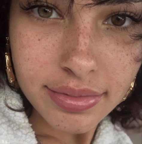 Cute Freckles, Fake Freckles, Scottish Women, Beautiful Freckles, Freckles Girl, Natural Makeup Looks, Cute Selfie Ideas, Pretty Makeup, Makeup Inspo