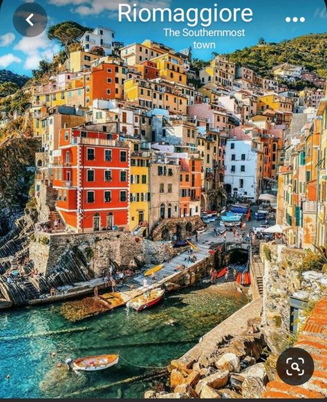 Riomaggiore Italy, Colorful Buildings, Italy Landscape, Cinque Terre Italy, Dream Vacations Destinations, Italy Aesthetic, Voyage Europe, Dream Travel Destinations, Beautiful Places To Travel