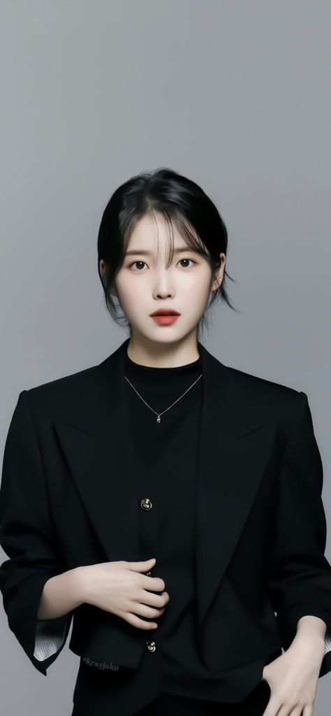 Lee Ji Eun Wallpaper, Iu Photoshoot, Iu Queen, Iu Dress, Iu Wallpaper, Korean Photoshoot, Debut Photoshoot, Iu Hair, Beauty Pop