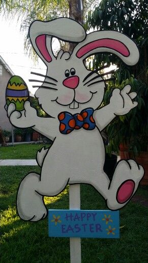 Easter Yard Signs, Outside Easter Decorations Yards, Easter Yard Decorations Diy, Easter Outside Decorations, Wooden Easter Crafts, Easter Yard Art, Easter Yard Decorations, Easter Outdoor, Easter Wood Crafts