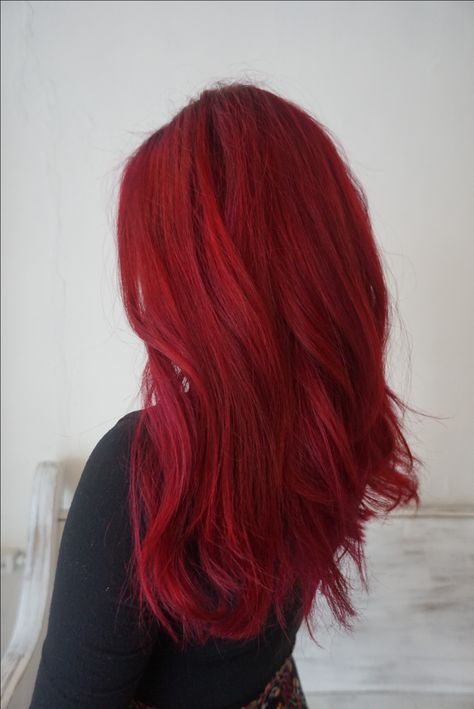 Bright Red Hair Dye, Light Red Hair, Vibrant Red Hair, Red Hair Inspo, Dyed Red Hair, Bright Red Hair, Long Red Hair, Super Hair, Bright Hair