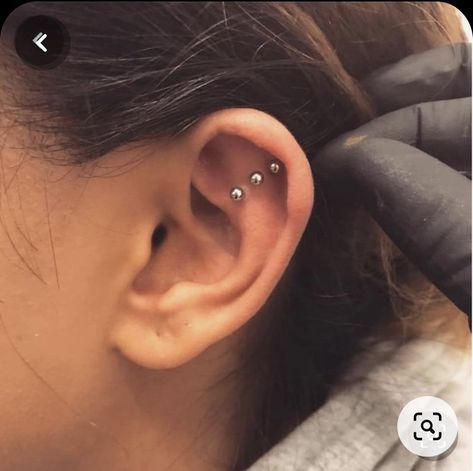 Ušný Piercing, Outer Conch, Underground Tattoo, Piercing Eyebrow, Ear Peircings, Conch Piercings, Cool Ear Piercings, Piercing Septum, Cool Piercings