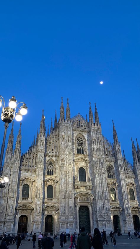 Milan Italy Aesthetic Night, Milan Italy Photography, Milano Wallpaper, Milan Aesthetic, Italy Duomo, Milan Italy Travel, Italy Night, Italy Wallpaper, Milano Duomo