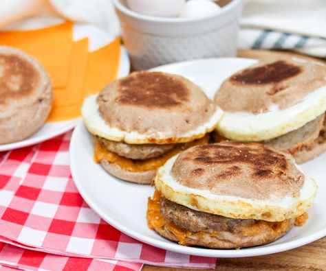 Turkey Sausage Breakfast, Whole Wheat English Muffins, Sausage Breakfast Sandwich, Sandwich Maker Recipes, Turkey Breakfast Sausage, Breakfast Sandwich Maker, Sausage Sandwiches, Sausage Patty, English Muffins