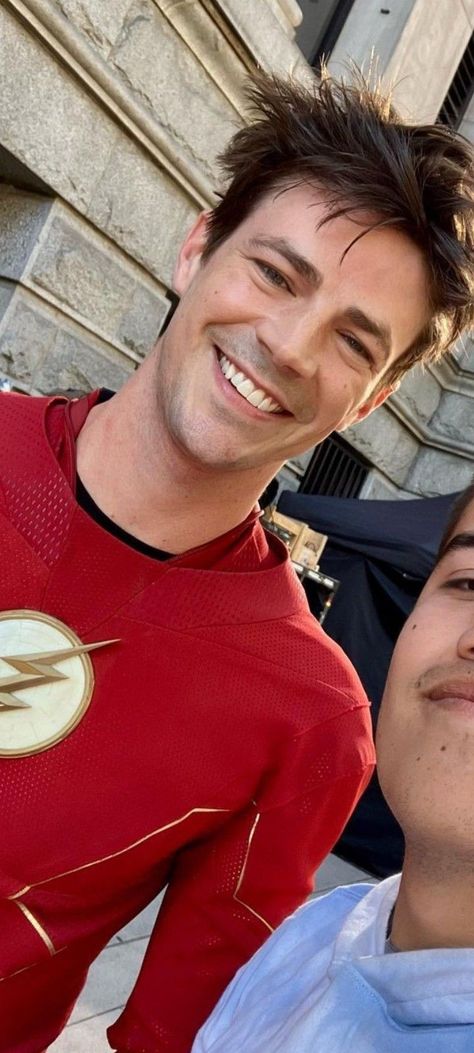 Grant Gustin Flash, Grant Gustin Glee, Cw Flash, Barry Allen The Flash, Flash Show, Dc Funny, Braeden Lemasters, Legends Of Tommorow, Flash Barry Allen