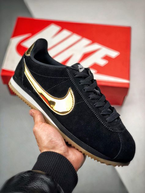 Nike Cortez Shoes, Cortez Shoes, Nike Classic Cortez, Classic Cortez, Shoes Cool, Adidas Shoes Women, Low Shoes, Nike Classic, Pumped Up Kicks