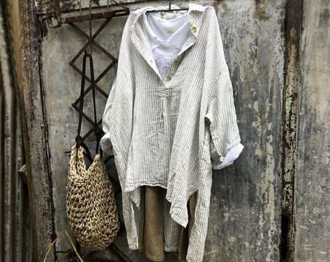 Boyfriend Linen Shirt | Etsy Shabby Chic Outfits, Shabby Chic Clothes, Linen Layers, Mode Hippie, Striped Linen Shirt, Lagenlook Style, Linen Fashion, Linen Dresses, Striped Linen