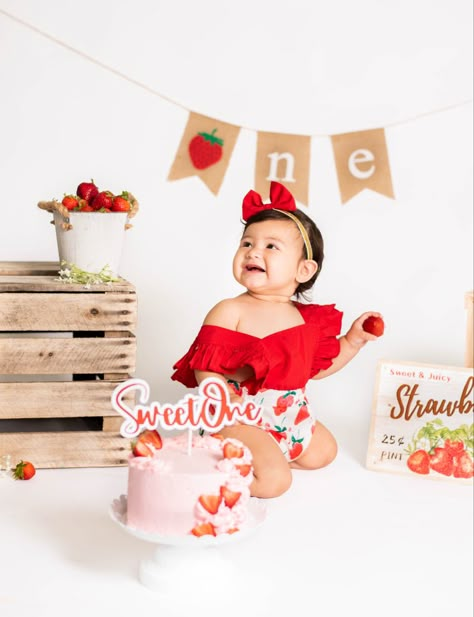 Very Berry First Birthday Photo Shoot, Berry Sweet One Photoshoot, Berry First Birthday Smash Cake Photos, First Birthday Strawberry Theme Photoshoot, Strawberry Smash Cake Photoshoot, Berry Sweet One First Birthday Smash Cake, First Birthday Strawberry Photoshoot, Cake Smash Strawberry Theme, Berry First Cake Smash