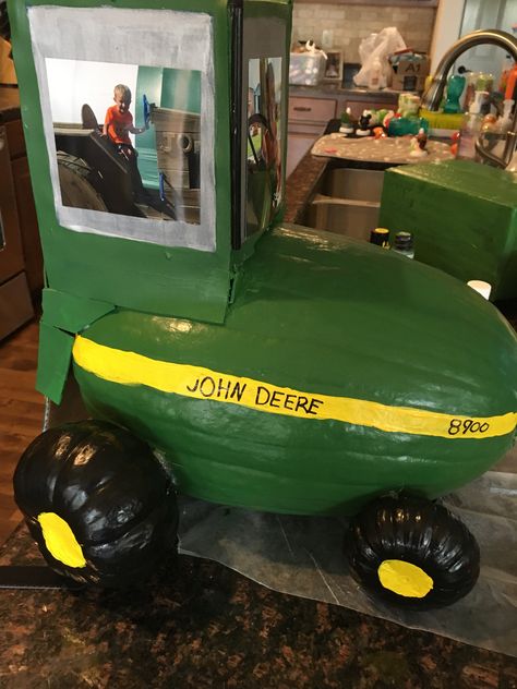 John Deere Tractor painted pumpkin decoration #johndeerepumpkin #tractorpumpkin Tractor Pumpkin Painting, Farm Pumpkin Painting, Tractor Pumpkin, Farm Sayings, Pumpkin Decorating Diy, Creative Pumpkin Decorating, Contest Ideas, Pumpkin Carver, Pumpkin Decorating Contest