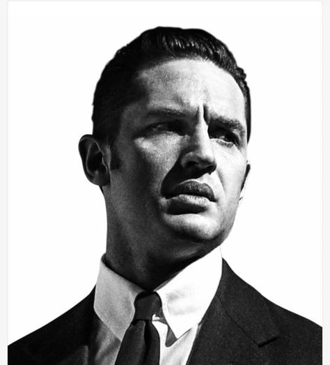 X Reggie Kray, Tom Hardy Variations, Tom Hardy Legend, The Krays, رورونوا زورو, Face Drawing Reference, Thomas Hardy, Face Photography, Celebrity Portraits