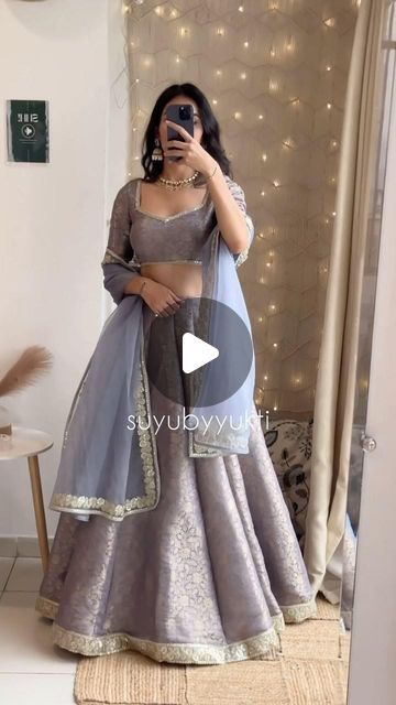 Indian Bridesmaids Outfits, Trending Lehenga, Lavender Lehenga, Grey Lehenga, Lehenga Bridesmaid, Lehenga Indian, Brocade Lehenga, Indian Bridesmaid Dresses, Bridesmaid Lehenga