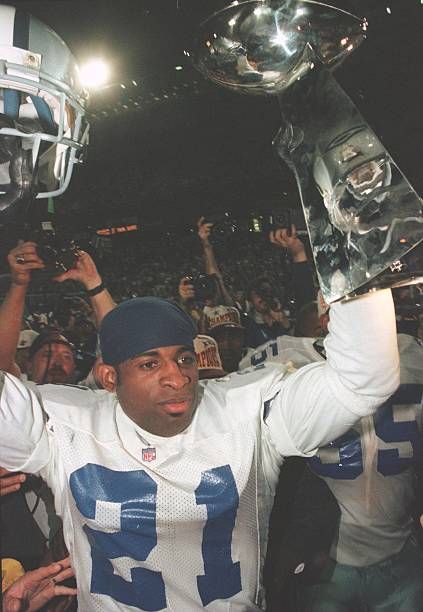 Cool Football Pictures, Lombardi Trophy, Dallas Cowboys Wallpaper, Dallas Cowboys Players, Dallas Cowboys Football Team, Nfl Football Pictures, Nfl Football Art, Cowboy Pictures, Deion Sanders