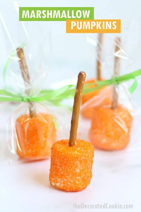 PUMPKIN MARSHMALLOWS: Coat marshmallows with sprinkles and add a pretzel to make a perfect Fall Fest or school bake sale treat. Fall Treat Ideas, Fall Snack Ideas, School Bake Sale, Fall Finger Foods, Fall Bake Sale, Incredible Desserts, Caramel Apple Bites, Bake Sale Treats, Kids Food Crafts