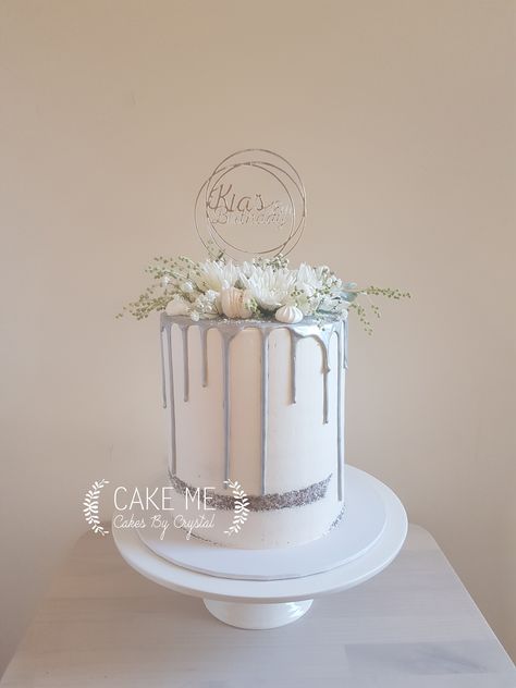 Silver Cakes Anniversary, Silver Wedding Anniversary Cake Ideas, Cake Design For 25th Anniversary, Silver Cake Ideas Birthdays, Silver Cake Ideas, Silver Drip Cake, 25th Anniversary Cake Ideas, White And Silver Cake, Silver Wedding Cakes