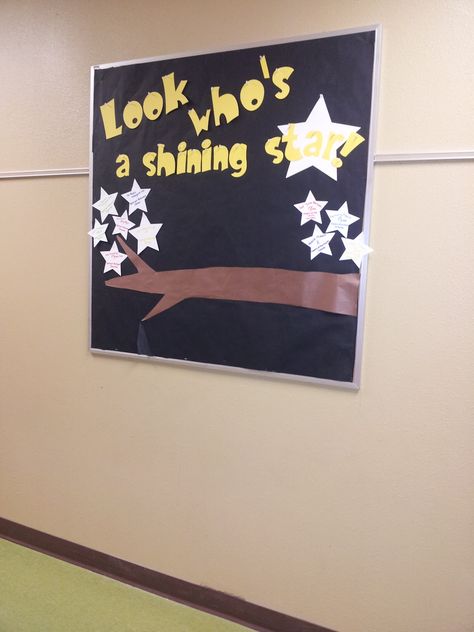 Look Who's a Shining Star .... I think I like this? Honor Roll Bulletin Board Ideas, Stars Classroom Door, A Star Is Born Bulletin Board, Shining Stars Bulletin Board, Star Students Bulletin Board, Star Student Board, Star Bulletin Boards, Star Themed Classroom, Class Board Decoration