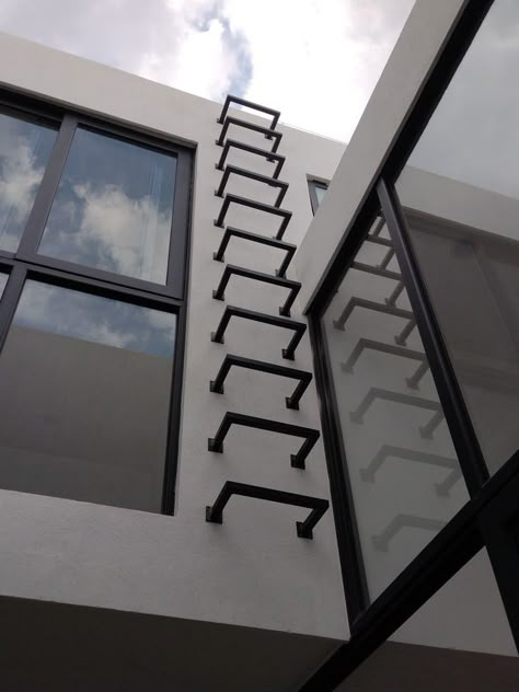 Terrace Ladder Design, Fire Exit Ladder, Fire Escape Ladder, Escape Ladder, Stair Design Architecture, Tiled Staircase, Iron Balcony Railing, Fence Wall Design, Loft Staircase