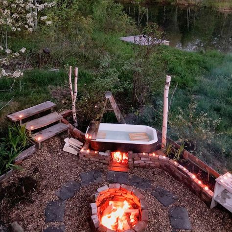 Outdoor Washroom, Fantasy Homestead, Desert Homestead, Outdoor Amenities, Sacred Garden, Outdoor Bathtub, Outdoor Tub, Cottage Core Decor, Outdoor Showers