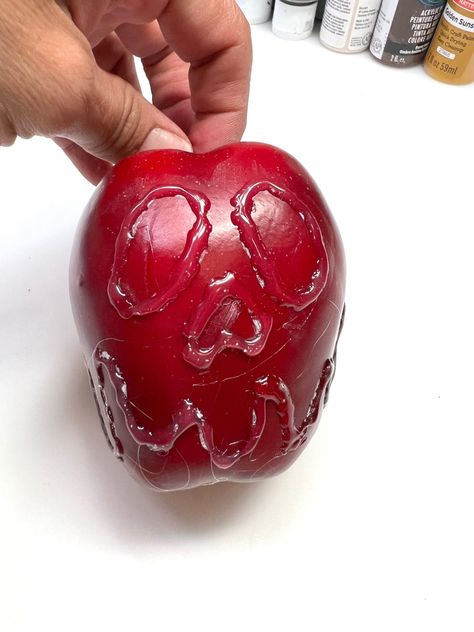 Diy Poison Apple Decoration, Poison Apple Halloween Decor, Disney Party Ideas Decorations Diy, Poison Apple Diy, Diy Poison Apple, Lab Decorations, Fun Things To Make, Snow White Poison Apple, Disney Party Decorations