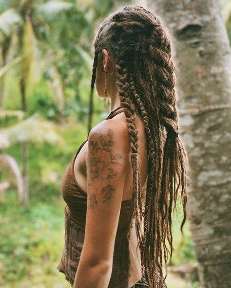 Pirate Dreadlocks, Half Head Dreads, Dreadlocks Woman, Viking Hairstyles Women, Half Dreaded Hair, Dreadlocks Updo, Viking Hairstyles, Hippie Dreads, Partial Dreads