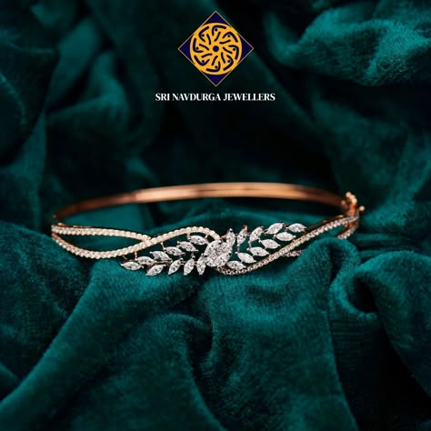 ✨👑Our diamond bracelet's are a breathtaking blend of brilliance and artistry, perfect for celebrating your unique elegance and poise✨👑 For More Info Dm or Contact us : 9160194444 , 77994 83000 #IndianJewelllery #Diamondjewellery #Diamondbracelet #diamondsareforever #Diamond #HydJewellery #BridesofIndia #designerjewellery #finejewelry #luxurywedding #bracelet Diamond Bracelet Design Unique, Kada Design, Silver Bracelet Designs, Gold Ideas, Diamond Bracelet Design, Rings Vintage, Jewelry Bracelets Gold, Diamond Bangles Bracelet, Gold Ring Designs