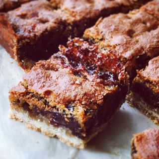 Oatmeal Raisin Squares, Recipes With Raisins Baking, Raisin Squares Old Fashioned, Butter Tart Squares With Raisins, Raisin Squares Recipe, Raisin Bars Old Fashioned, Oatmeal Raisin Breakfast Bars, Raisin Squares, Raisin Filled Cookies Old Fashioned