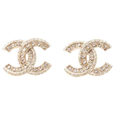 Metal, Strass & Resin Gold & Transparent Ref. A86504 Y09569 Z2800 $475* https://www.chanel.com/us/fashion/p/A86504Y09569Z2800/earrings-metal-strass-resin/ Chanel Earrings Cc, Earrings Chanel, Chanel Jewelry Earrings, October Birthstone Jewelry, Long Pearl Necklaces, Pearl Jewelry Necklace, Chanel Earrings, Gold Jewelry Necklace, Yellow Gold Jewelry