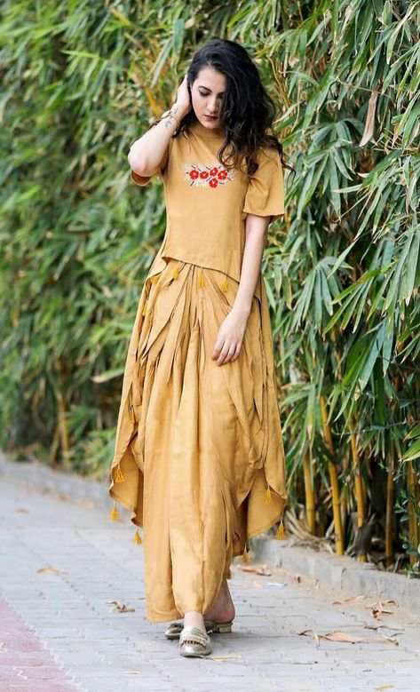 skc 231 rayon crop top style kurti with lungi materail rayon size m to  xxl Appa Embroidery, Shaadi Dresses, Dhoti Salwar Suits, Dhoti Salwar, Pants Ideas, Style Kurti, Crop Top Style, Dhoti Pants, Cotton Outfit