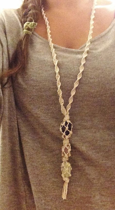 Diy Macrame Necklace, Macrame Collar, Collar Macrame, Paw Jewelry, Macrame Colar, Hemp Jewelry, Hemp Necklace, Necklace Patterns, Micro Macramé