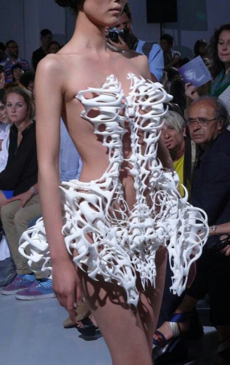 Wow! Skeleton corset #fashion #lingerie Poorly Dressed, Skeleton Dress, Sculptural Fashion, Iris Van Herpen, Boned Corsets, Fashion Fail, Weird Fashion, Futuristic Fashion, Mode Inspo