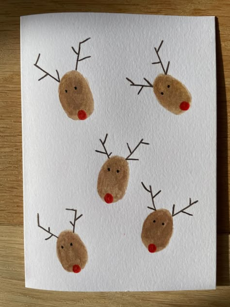 Christmas Kid Painting Hand Prints, Greeting Card Ideas For New Year, Toddler Made Christmas Cards, Winter Fingerprint Art, Kid Christmas Card Ideas, Diy Toddler Christmas Cards, Cute Christmas Card Ideas Diy, Cute Simple Christmas Drawings, December Crafts For Adults