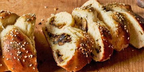 Challah Stuffed With Sweet and Savory Fillings | Hadassah Magazine Filled Challah Bread, Stuffed Challah, Green Bean Salads, Jewish Girl, Challah Bread, Girl Cooking, Sparkling Drinks, Baking Classes, Jewish Recipes