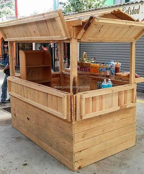 Palet Bar, Wooden Outdoor Table, Food Stall Design, Pallet Bar Diy, Diy Outdoor Bar, Bar Shed, Pallet Patio Furniture, Pallet Bar, Outdoor Patio Bar