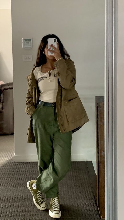 outfit inspo, casual wear, green outfit, converse Olive Converse Outfit, Olive Green Converse Outfit, Converse High Cut Outfit Street Styles, Color Converse Outfit, Converse Green Outfit, Dark Green Converse Outfit, Brown Fits Aesthetic, Green Converse Outfit Ideas, Beige Converse Outfit