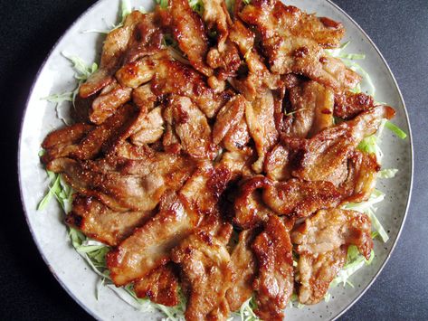 Asian Recipes Pork, Ginger Fried Pork, Pork Ginger Recipes, Japanese Ginger Pork, Pork Japanese Recipe, Ginger Pork Recipes, Japanese Pork Recipes, Pork Shogayaki, Ginger Pork