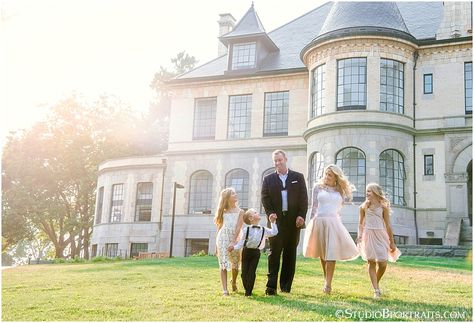 Studio B Portraits formal family pictures photogreaphed at University of Washington in front of castle mansion Photoshoot In Front Of House, Family Portrait In Front Of House, Family Pictures In Front Of House, Formal Pictures, Outdoor Family Portraits, Castle Pictures, Castle Mansion, Luxury Photography, Fall Family Pictures