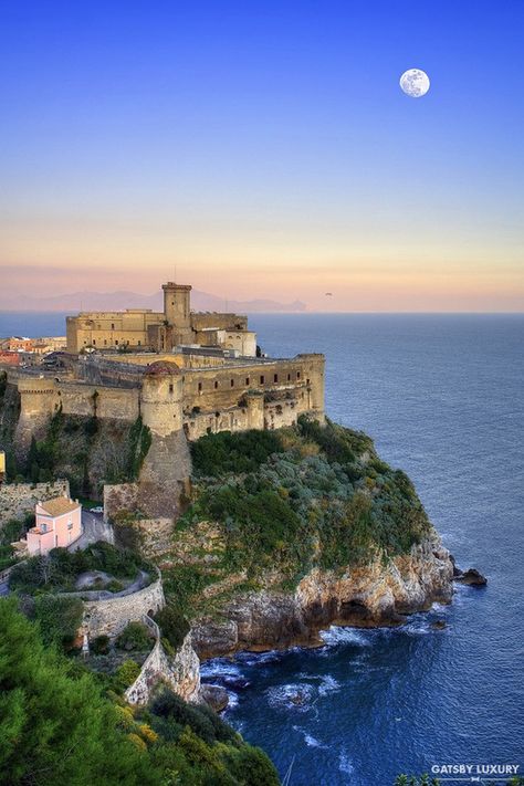 I would LOVE to go to Italy. Looks so beautiful... And of course the food. Gaeta Italy, Old Castle, Real Estat, Chateau France, The Castle, Oh The Places Youll Go, Places Around The World, Beautiful Sunset, Vacation Destinations