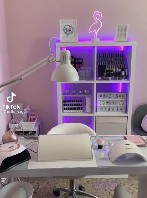 She’d Nail Salon, Nail Tech Station Ideas, Nail Salon Set Up Ideas, Nail Office Ideas, Nail Tech Suite Ideas, Mail Tech Room Ideas, Nails Room Ideas Home, Nail Tech Desk Setup, Estudio Nail Designer