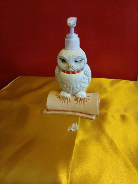 Harry Potter Blinking Owl Soap Dispenser TM & Warner Bros 2000 Never Used | eBay Harry Potter Pencil Holder, Harry Potter Bathroom Scene, Harry Potter Soap, Dinosaur Soap Dispenser, Harry Potter Bathroom, Disney Soap Dispenser, Harry Potter Whiskey Decanter Set, Harry Potter Collection, Warner Bros