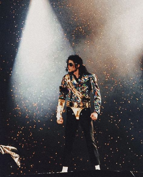 Michael Jackson Jacket, Mike Jackson, Michael Jackson Dangerous, Hee Man, Robot Dance, Michael Jackson Wallpaper, Michael Jackson Art, Photos Of Michael Jackson, Michael Jackson King Of Pop