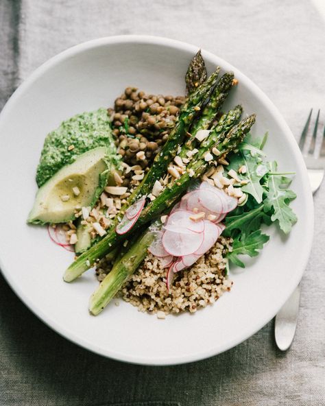 SPRING BOWLS WITH ALMOND ARUGULA PESTO — Sprouted Kitchen Sprouted Kitchen, Vegetarian Bowls, Almond Pesto, Arugula Pesto, Farmers Market Recipes, Cooking Club, Veggie Bowl, Roasted Asparagus, Fresh Chives