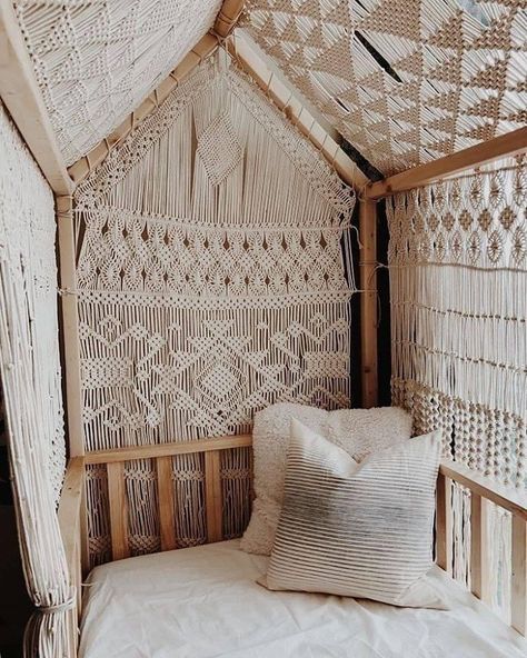 Boho Playhouse, Pola Macrame, Macrame Home Decor, Macrame Decor, Macrame Ideas, Big Girl Rooms, Macrame Art, Macrame Projects, Kids Room Design