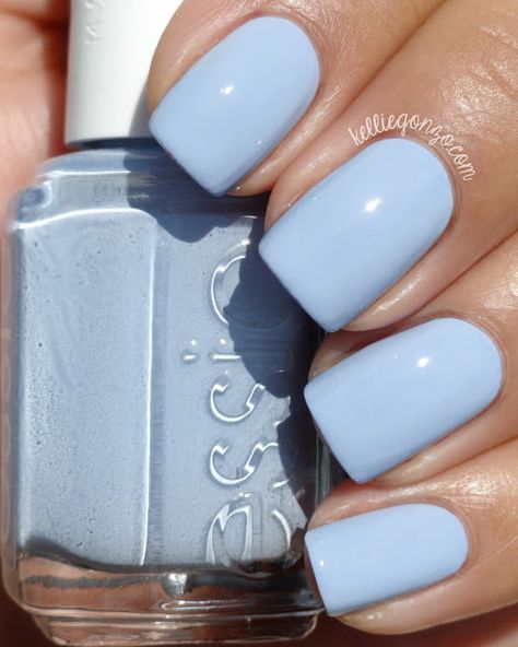 "Something Blue" Nail Polish by Essie in Saltwater Happy - Bridal Nail Ideas - Bridal Makeup {Essie} Light Blue Nail Polish, Light Blue Nails, Smink Inspiration, Blue Nail Polish, Blue Nail, Disney Nails, Nagel Inspo, Essie Nail, Neon Nails