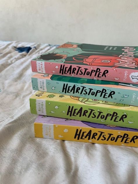 Heartstopper Series, Reading Motivation, Alice Oseman, Alice Book, Fantasy Books To Read, Unread Books, Books Collection, Dream Book, Inspirational Books To Read