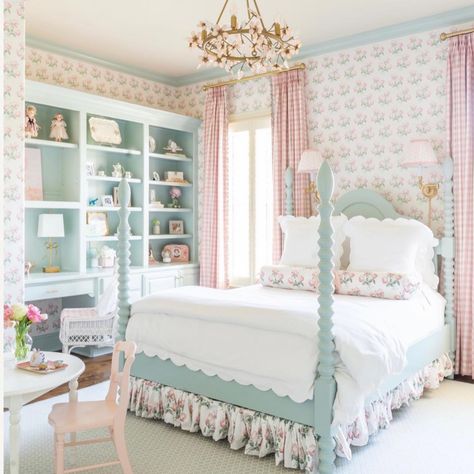 Paperwhites Interiors (@paperwhitesinteriors) • Instagram photos and videos Steel Bed Frame, Spindle Bed, Big Girl Bedrooms, Beautiful Bed, Four Poster Bed, Casa Vintage, Four Poster, Poster Bed, Girl Beds