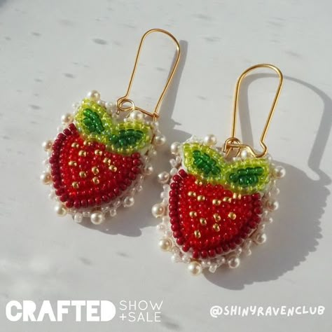 Tiny Beaded Earrings, Beaded Blueberry Earrings, Indigenous Beading Patterns, Strawberry Beaded Earrings, Beaded Strawberry Earrings, Beaded Berries, Indigenous Earrings, Wedding Strawberries, Beautiful Beaded Earring