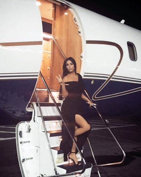 Plane Outfit, Jet Privé, Robert Kardashian, Private Plane, Chloe Sevigny, The Simple Life, Kim K, Private Jet, High Life