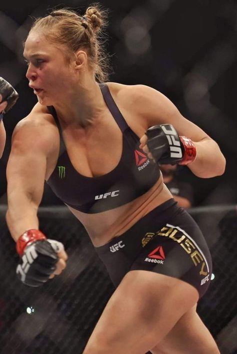 Ufc Female Fighters, Mma Women Fighters, Female Mma, Female Mma Fighters, Ufc Women, Action Pose Reference, Female Fighter, Mma Women, Female Pose Reference